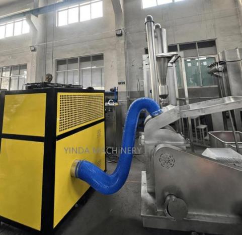 Air chiller connected to YDGS hammer mill for low-temperature spice grinding